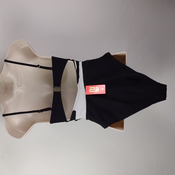 ❤️Bundle Only❤️ Nordstrom One Piece Black & White Cut Out High Cut Swim Suit - Picture 8 of 12